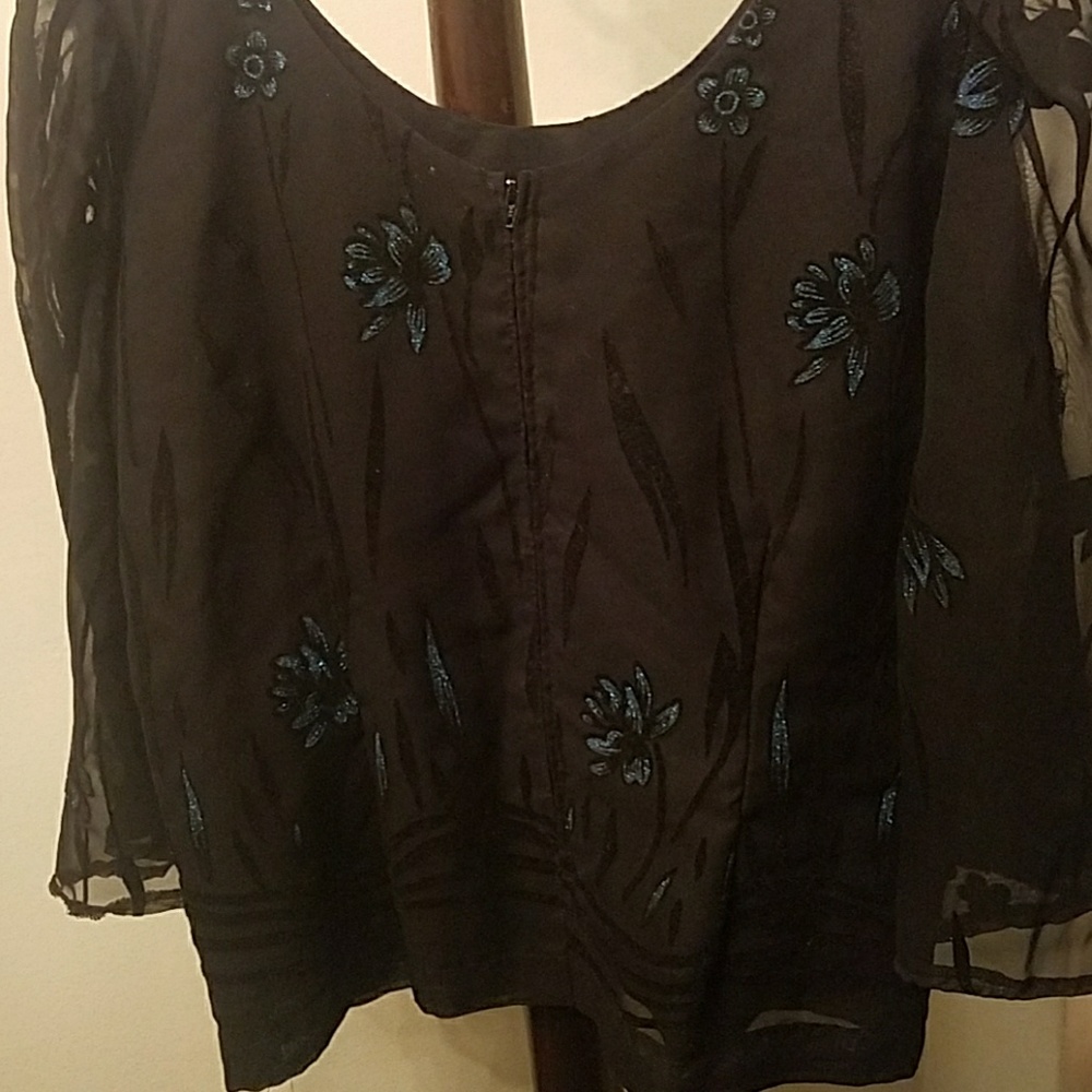 Top - Picture 2 of 2